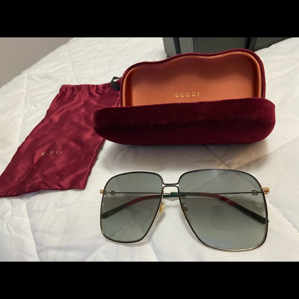Gucci unisex sun glasses . - Picture 6 of 6